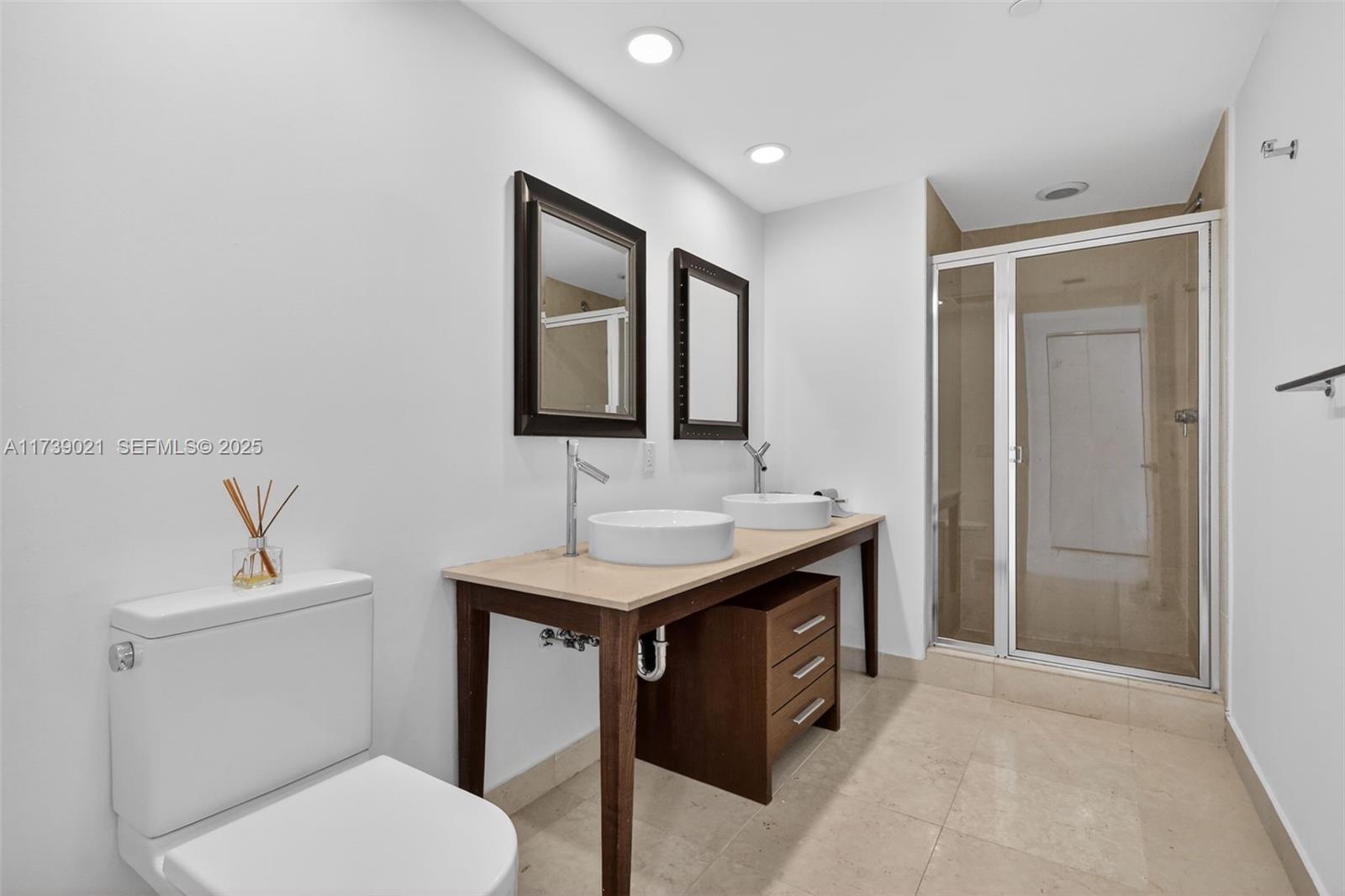 ICON BRICKELL CONDO NO 3 - Residential