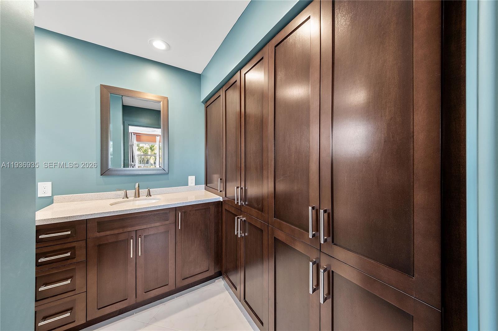 ISLE OF PARADISE CO-OP - Residential