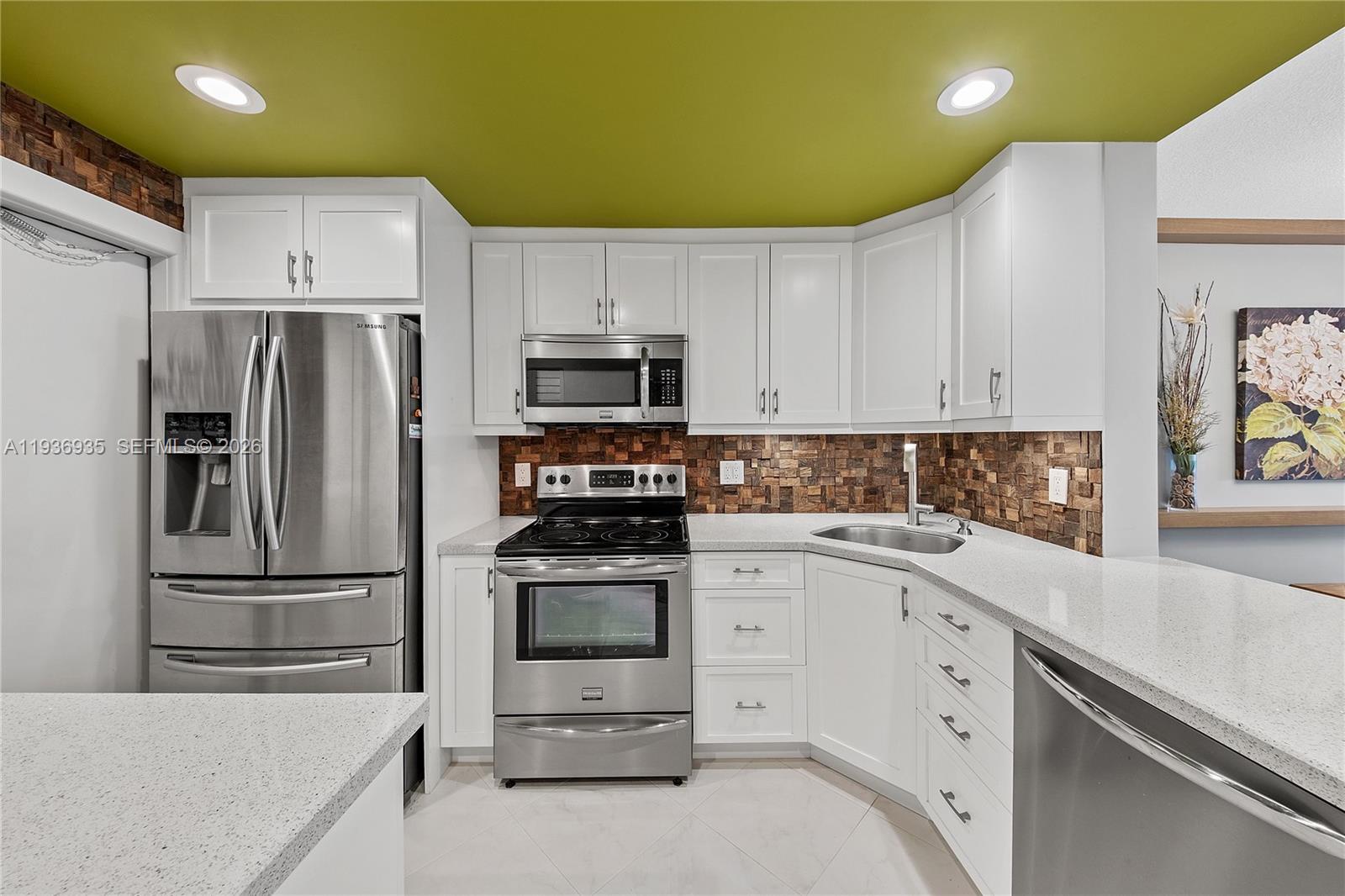 ISLE OF PARADISE CO-OP - Residential