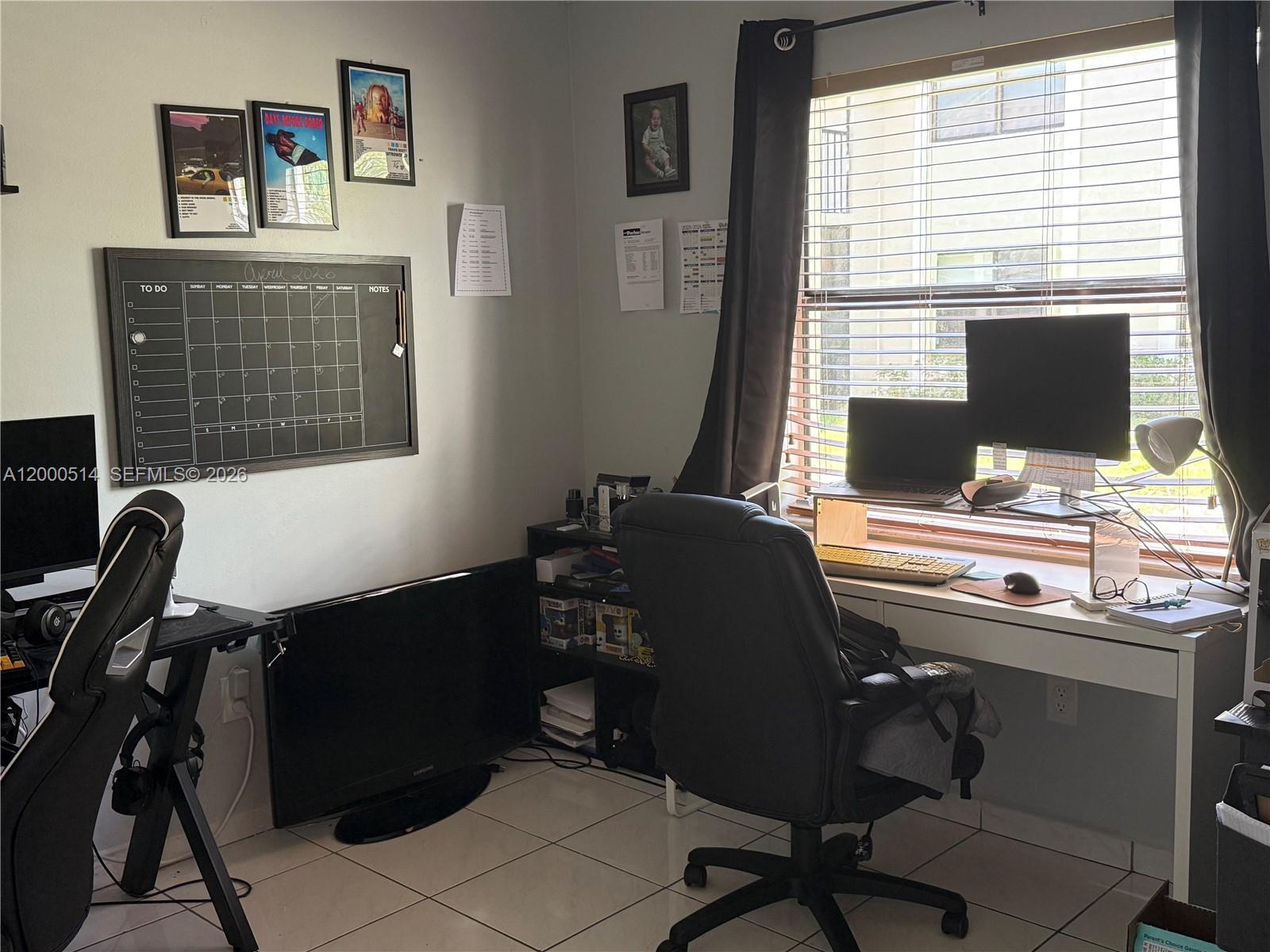 BANYAN TREE FOUR CONDO - Residential