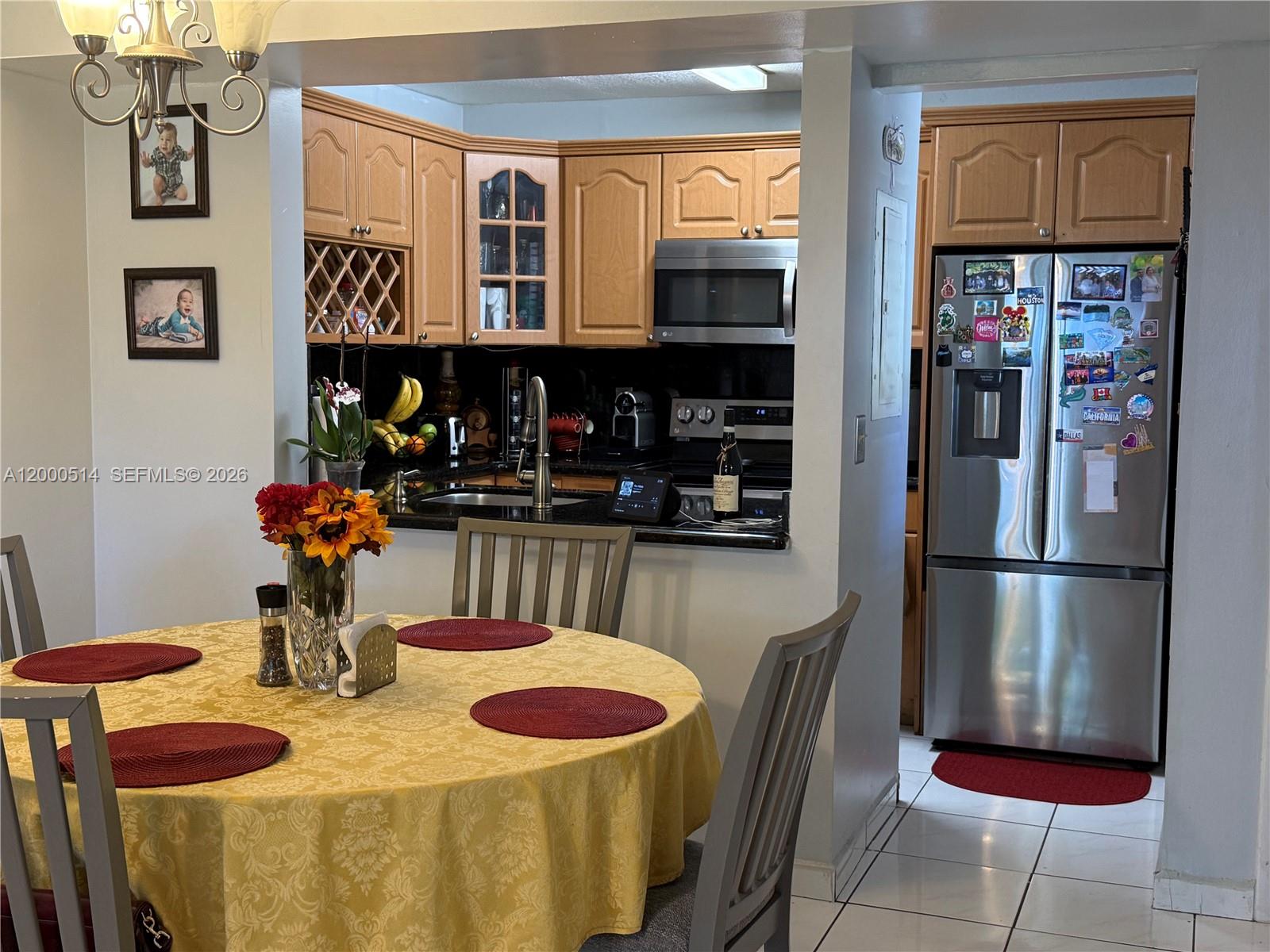 BANYAN TREE FOUR CONDO - Residential