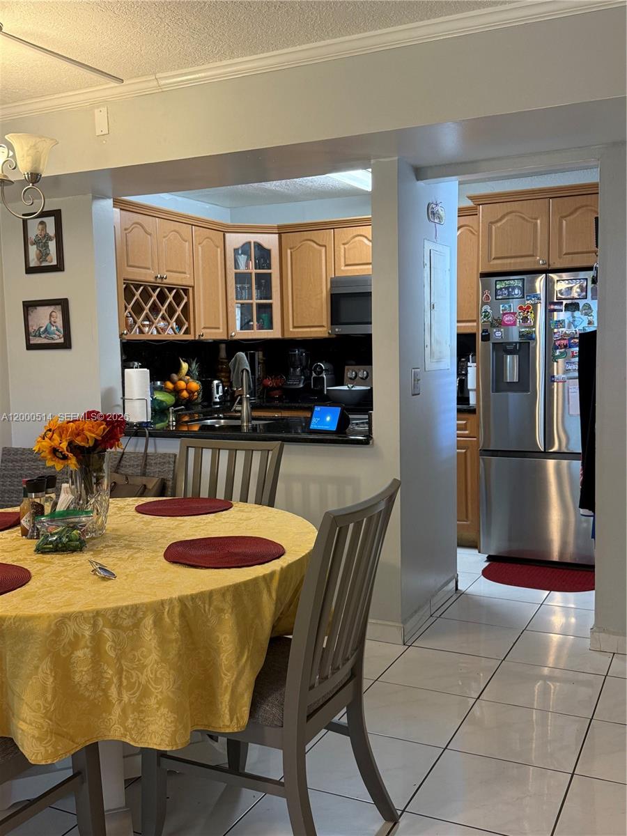 BANYAN TREE FOUR CONDO - Residential