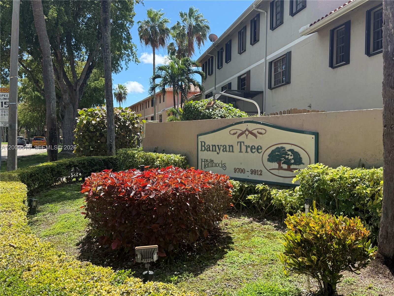 BANYAN TREE FOUR CONDO - Residential