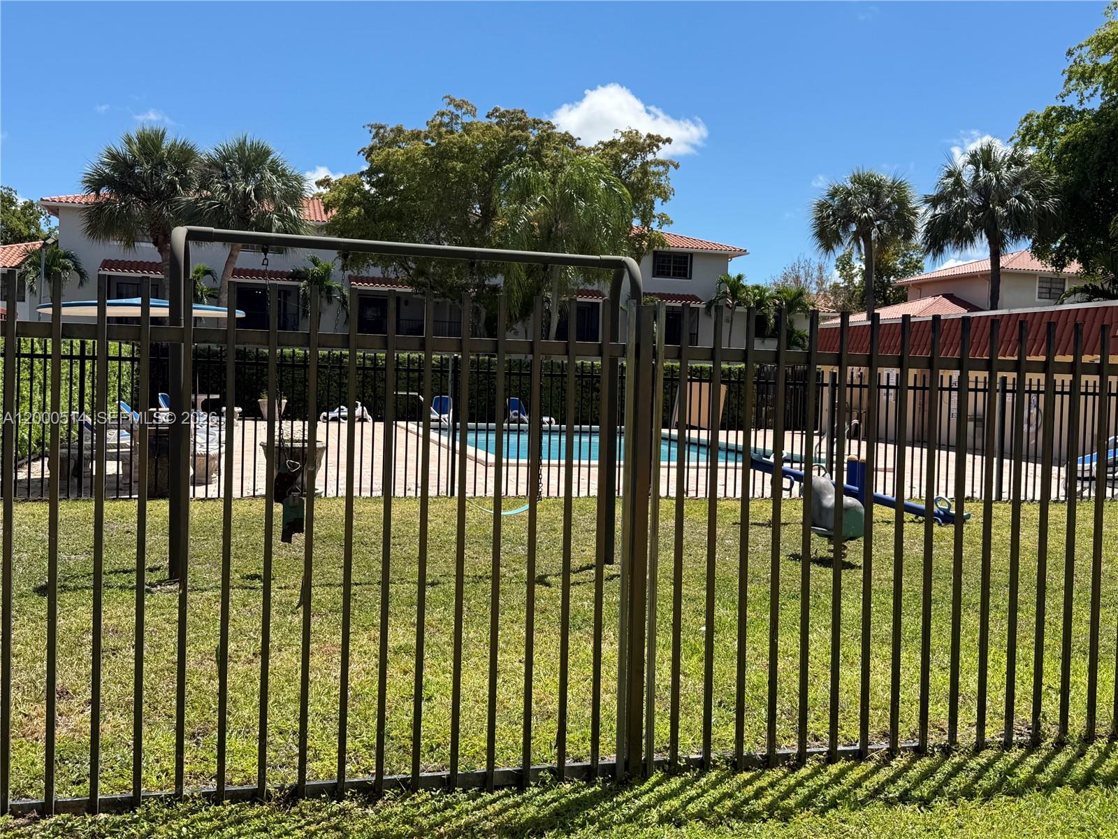 BANYAN TREE FOUR CONDO - Residential