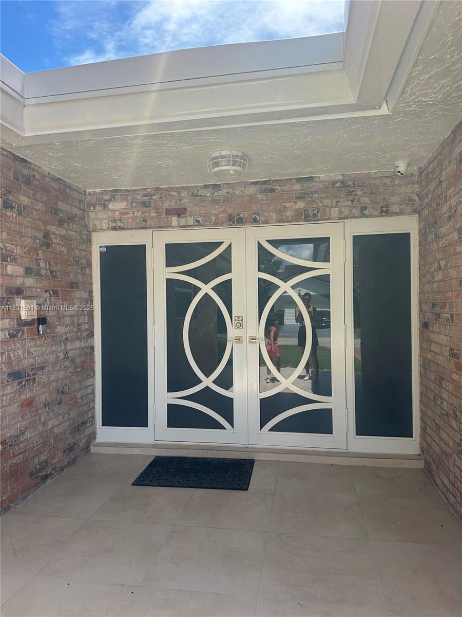 4205 NW 69th Ter