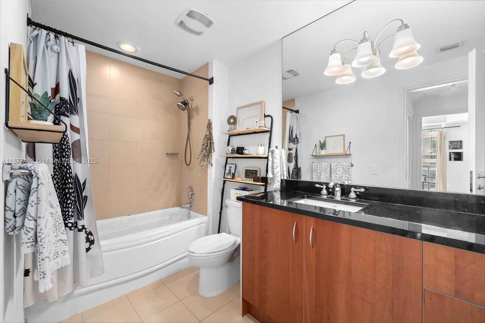 MET 1 CONDO - Residential