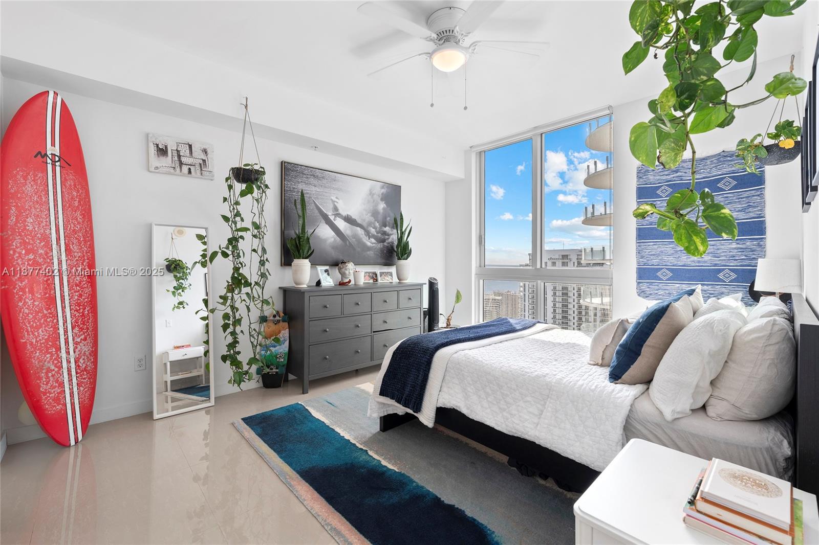 MET 1 CONDO - Residential