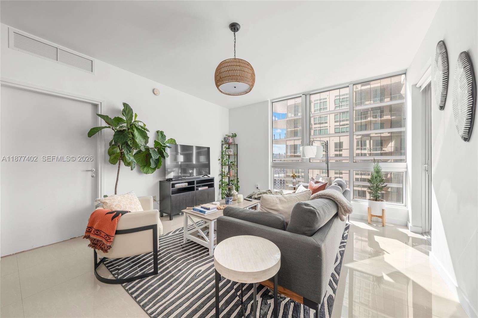 MET 1 CONDO - Residential