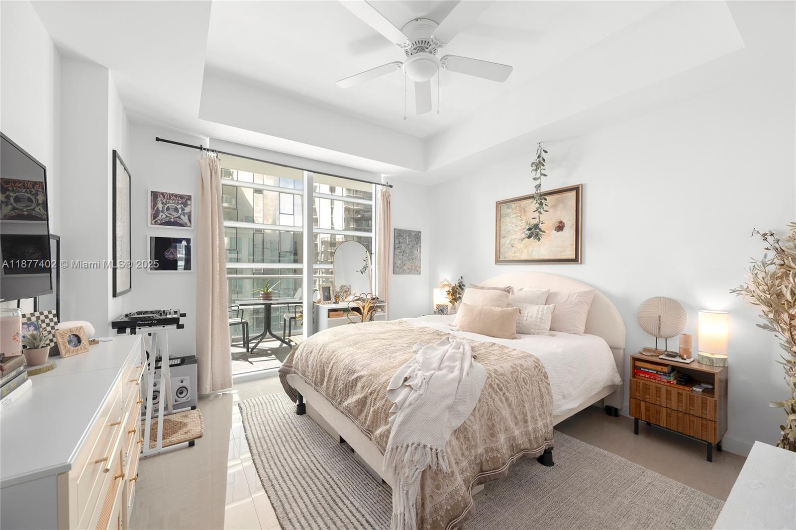 MET 1 CONDO - Residential