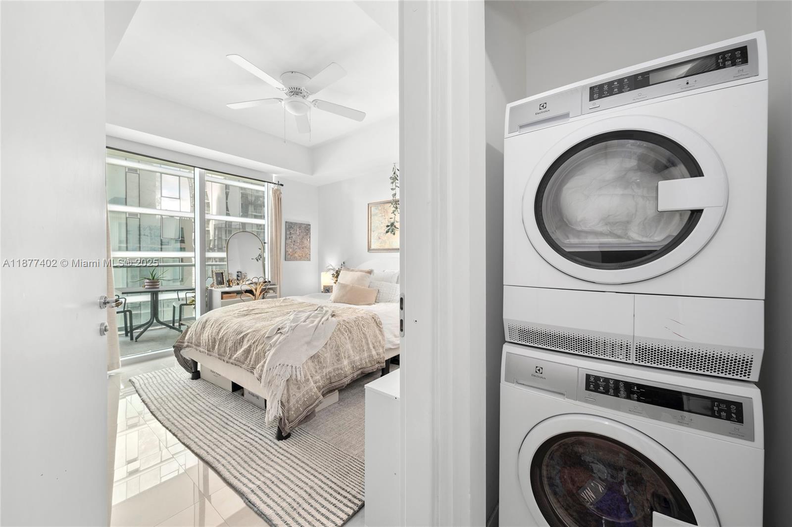 MET 1 CONDO - Residential