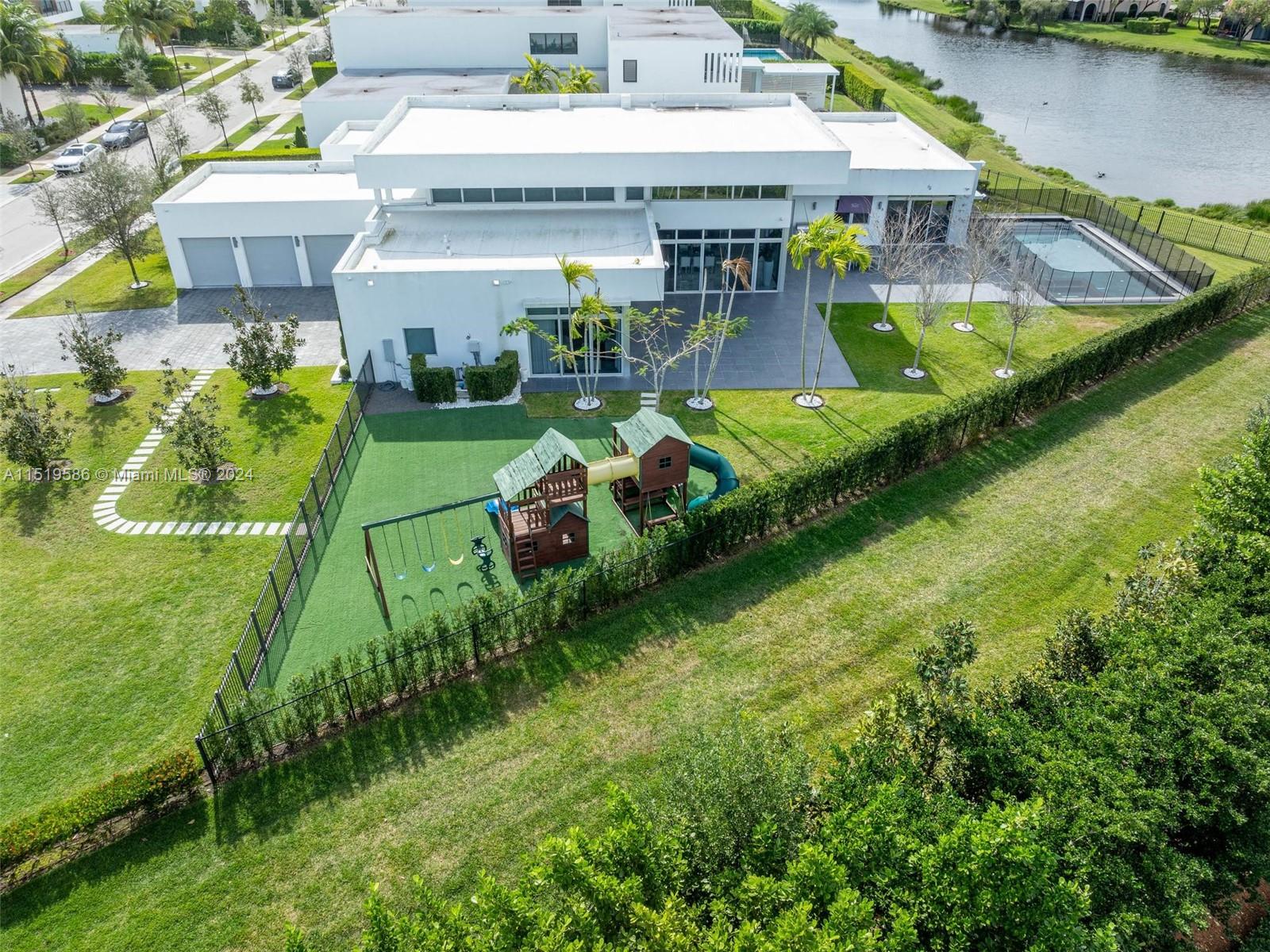 Botaniko - Residential