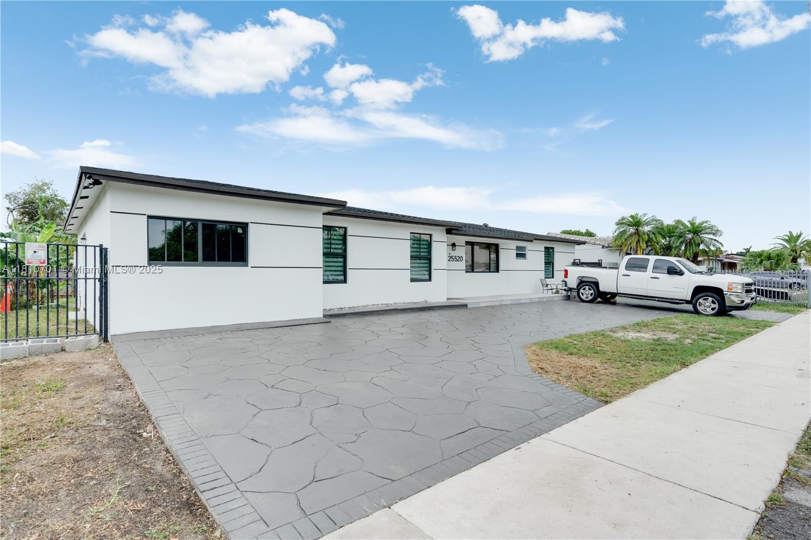 25520 Sw 127th Ave, Homestead, Miami-Dade County, Florida - 5 Bedrooms  
2 Bathrooms - 
