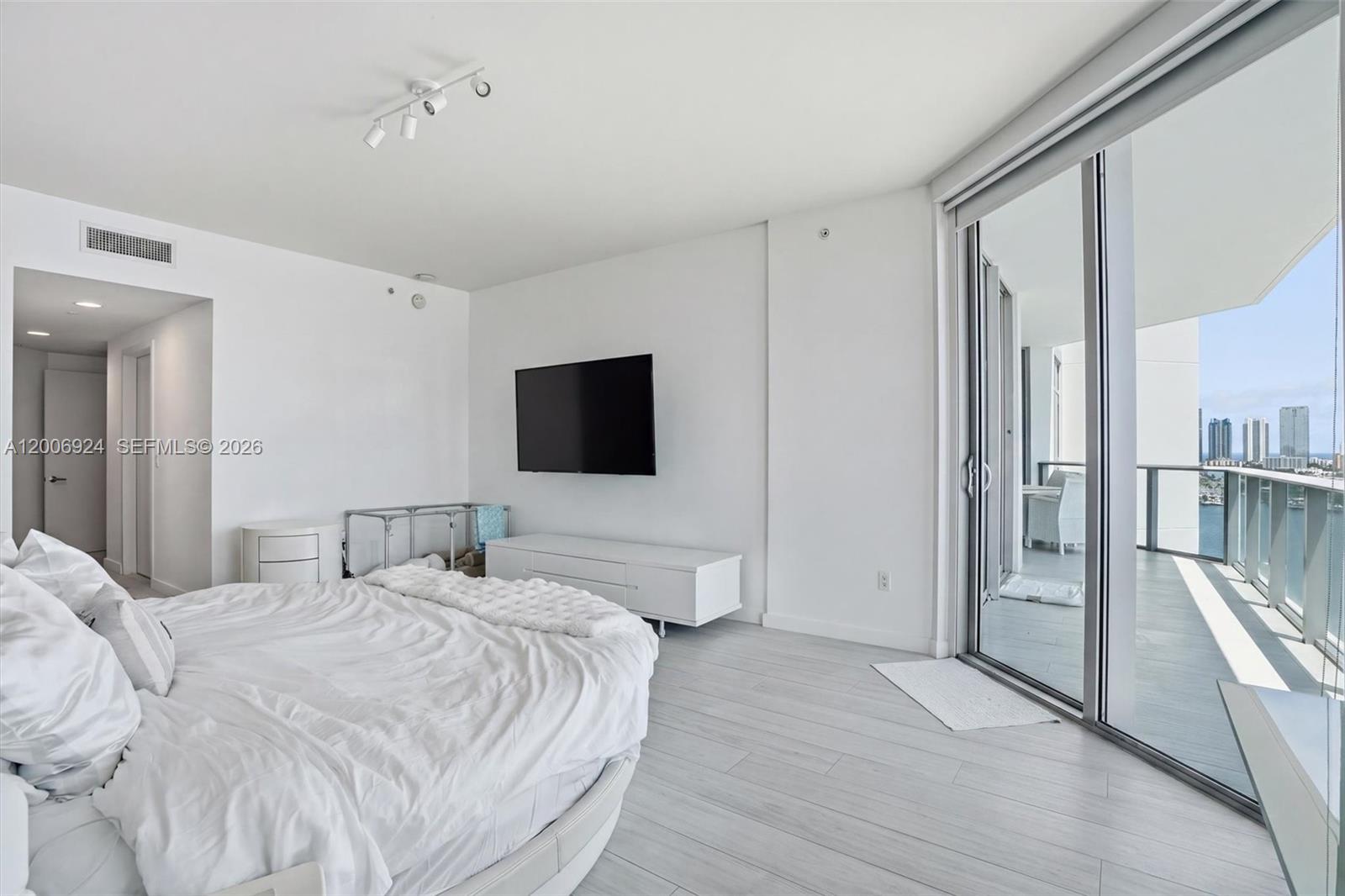 MARINA PALMS RESIDENCES N - Residential