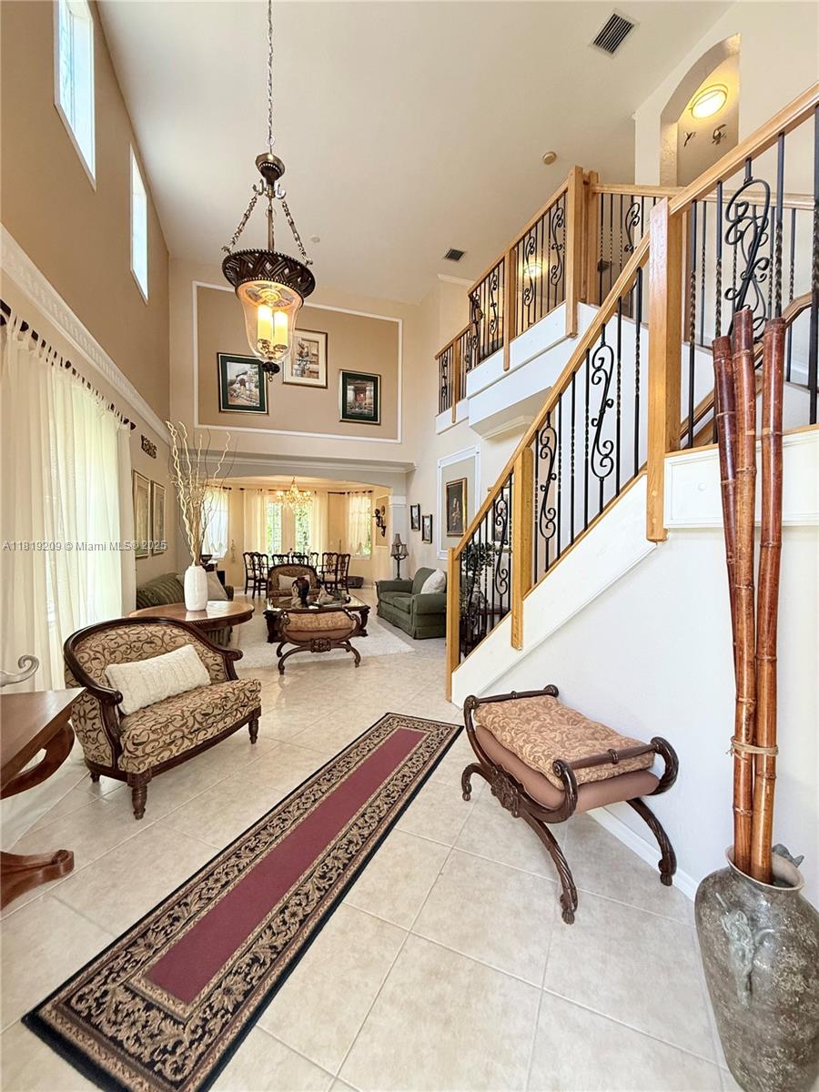 19421 Stonebrook St, Weston, FL, 33332/$1,150,000 3 19421 Stonebrook St