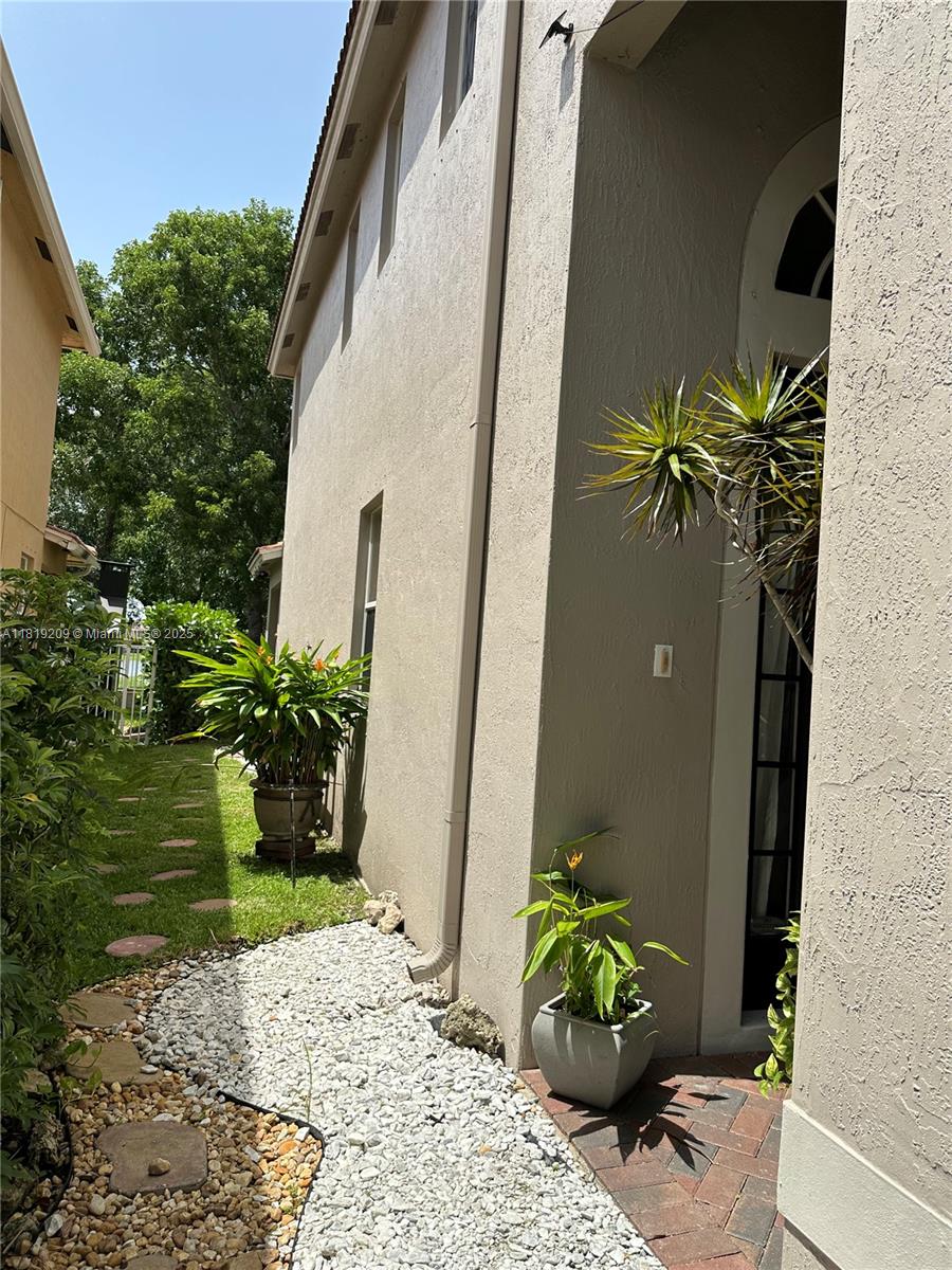 ISLES AT WESTON - Residential