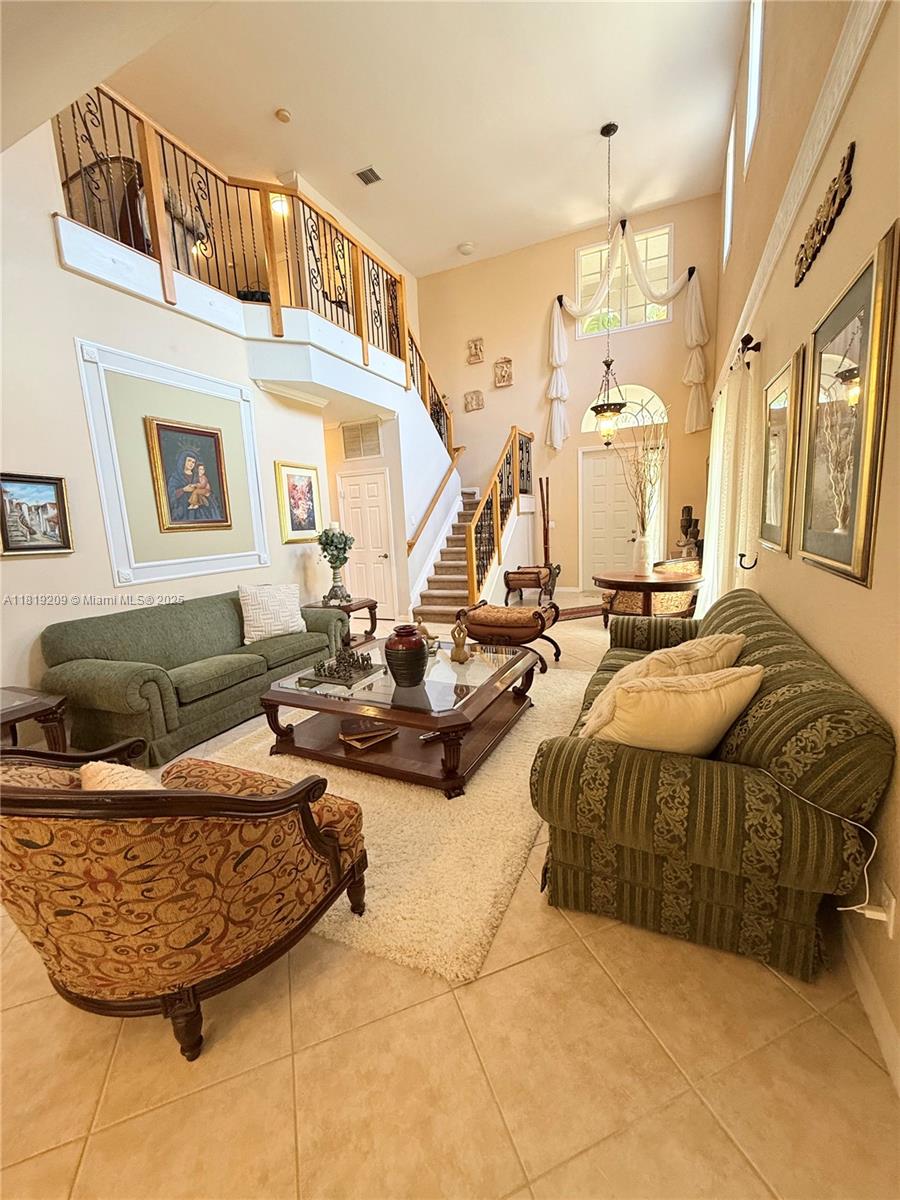 19421 Stonebrook St, Weston, FL, 33332/$1,150,000 4 19421 Stonebrook St