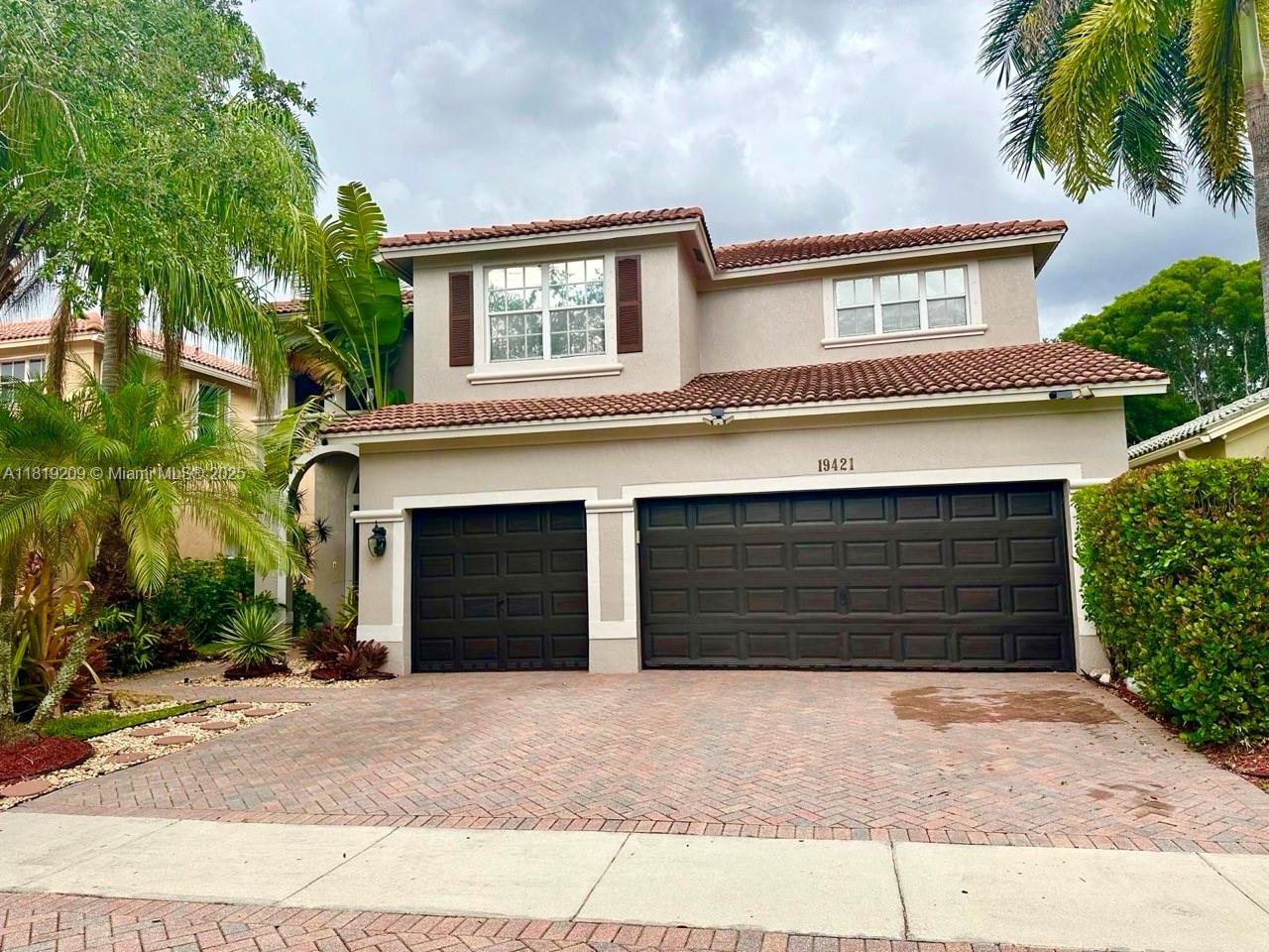 Property for Sale at 19421 Stonebrook St, Weston, Broward County, Florida - Bedrooms: 5 
Bathrooms: 4  - $1,150,000