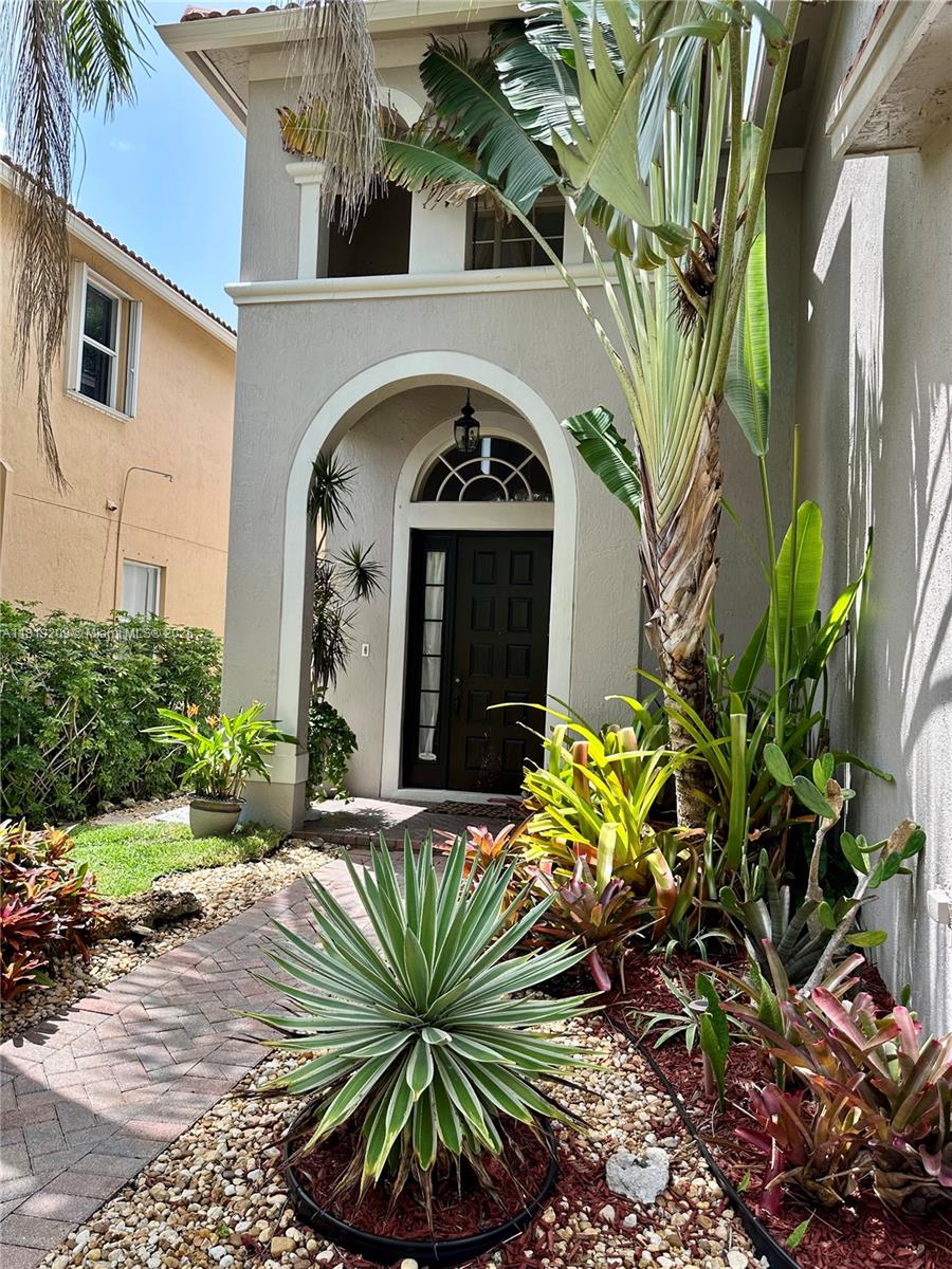 19421 Stonebrook St, Weston, FL, 33332/$1,150,000 1 19421 Stonebrook St
