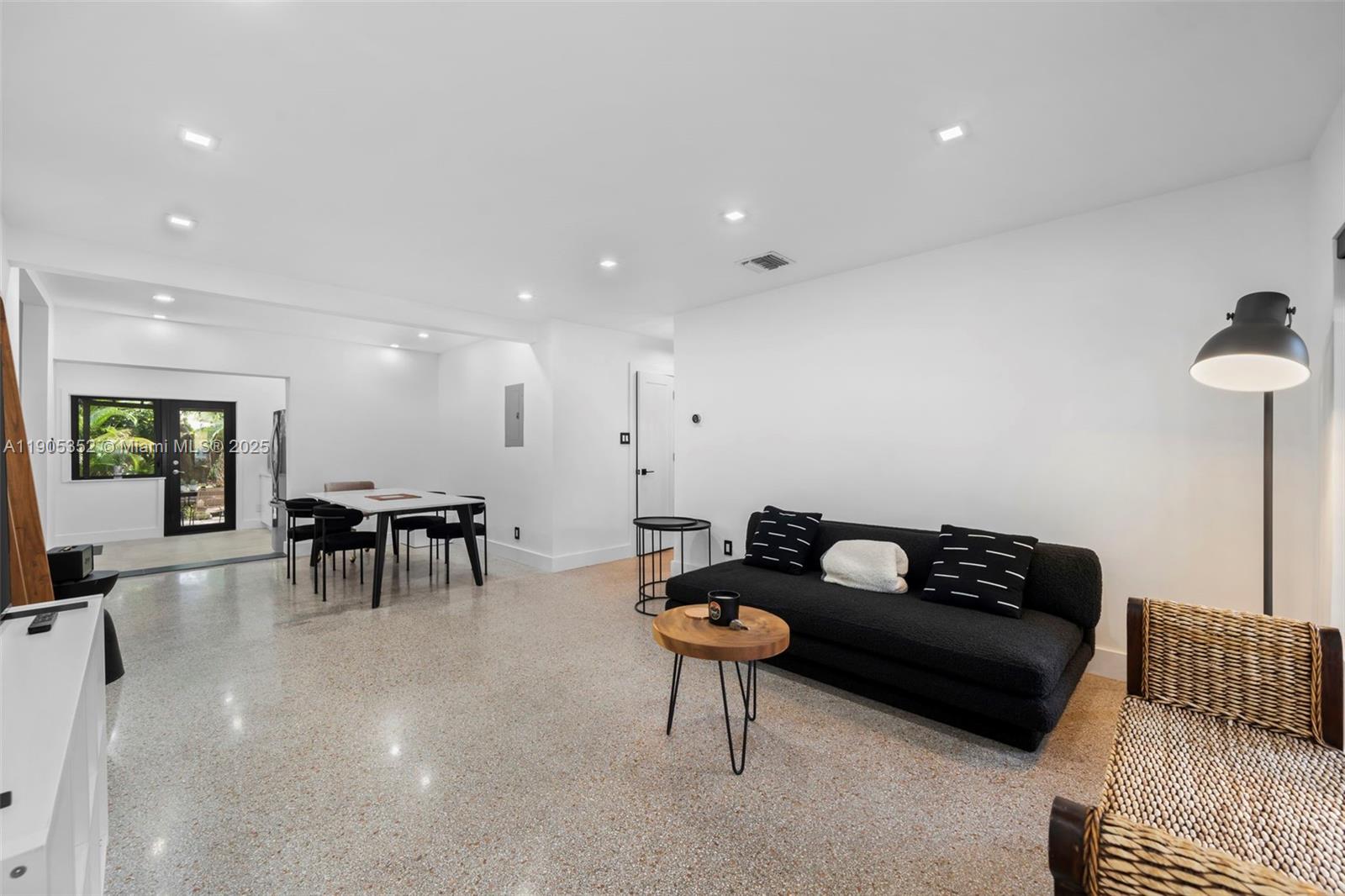 Sailboat Bend - Residential