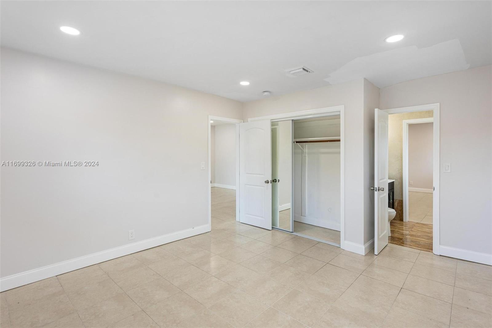 OAKLAND PARK SECOND ADD - Residential Income