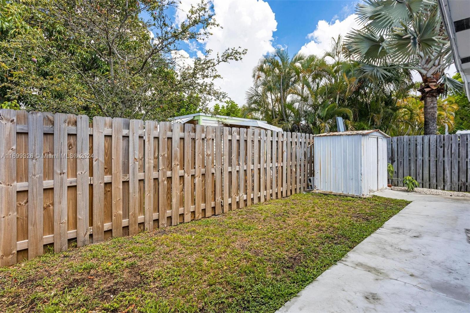 OAKLAND PARK SECOND ADD - Residential Income