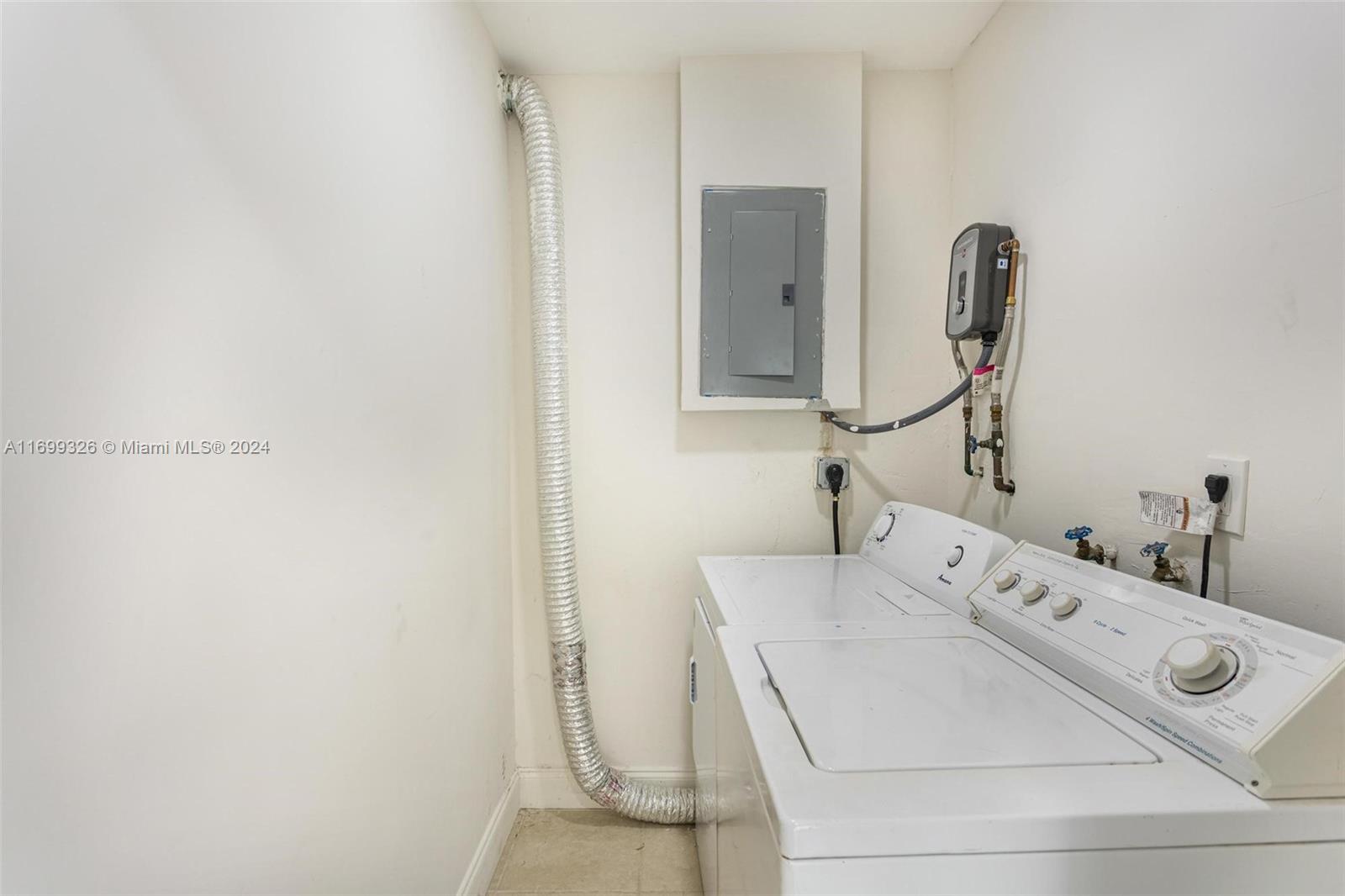OAKLAND PARK SECOND ADD - Residential Income