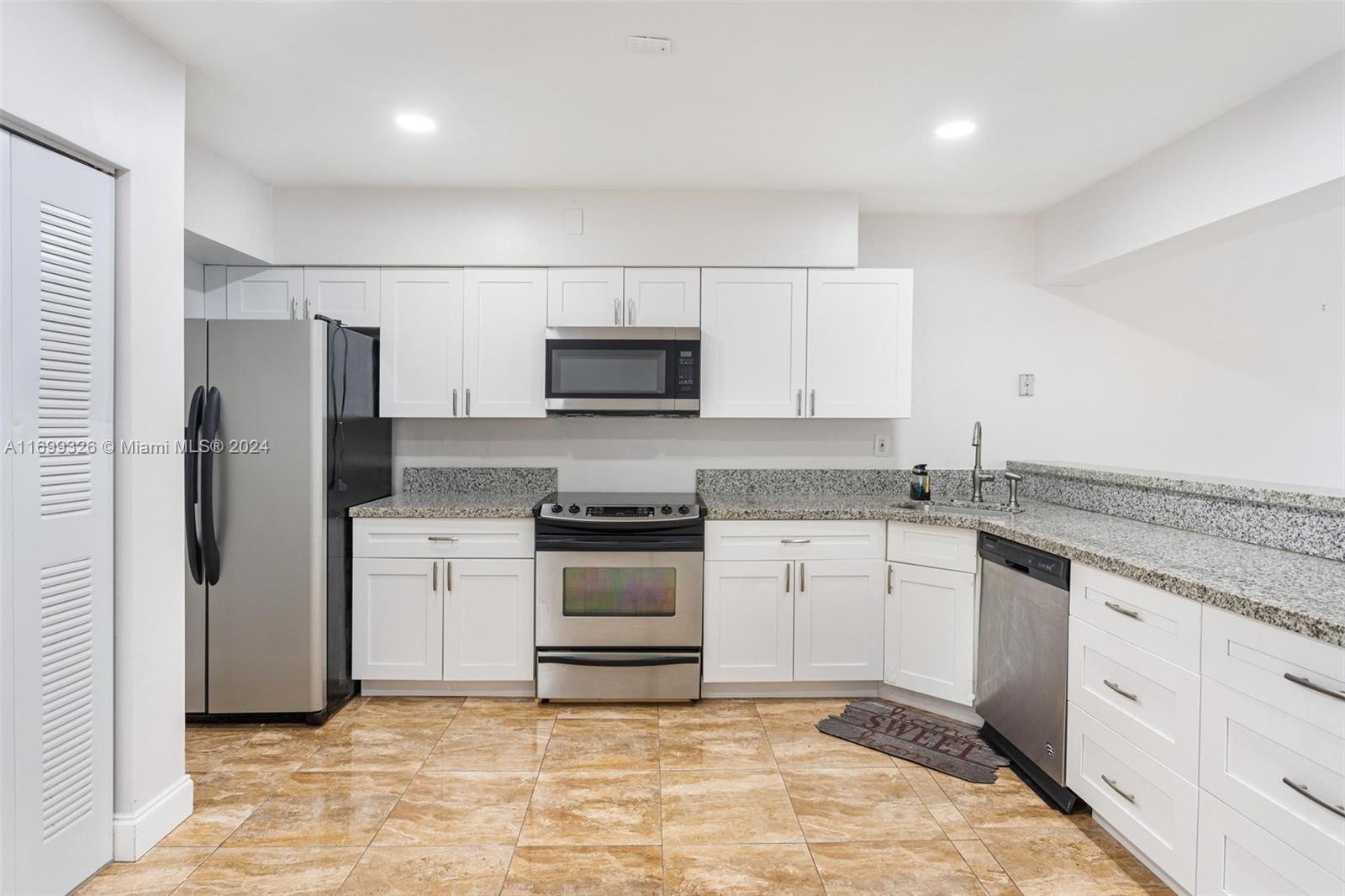 OAKLAND PARK SECOND ADD - Residential Income