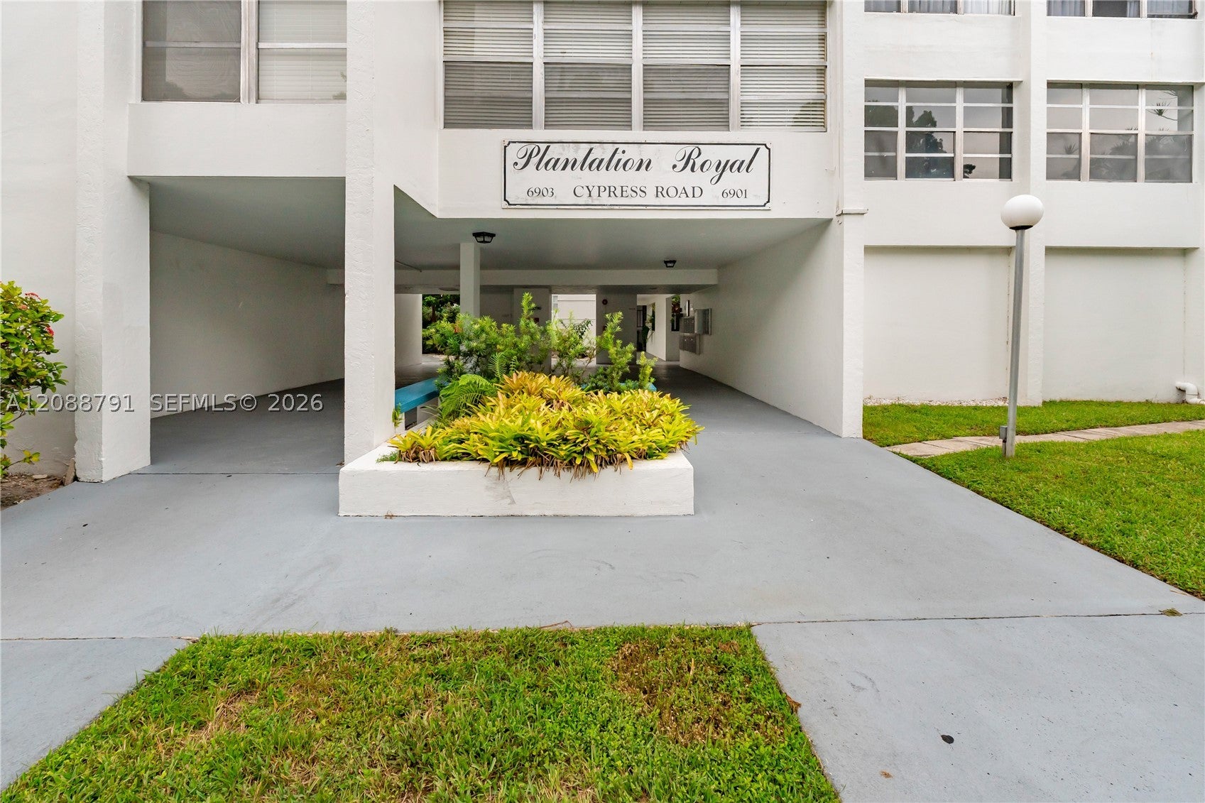 6903 Cypress Rd D26, Plantation FL 33317