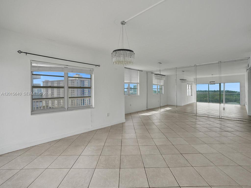 ARLEN HOUSE CONDO - Residential
