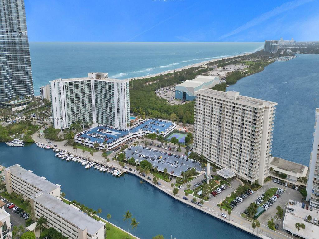 ARLEN HOUSE CONDO - Residential