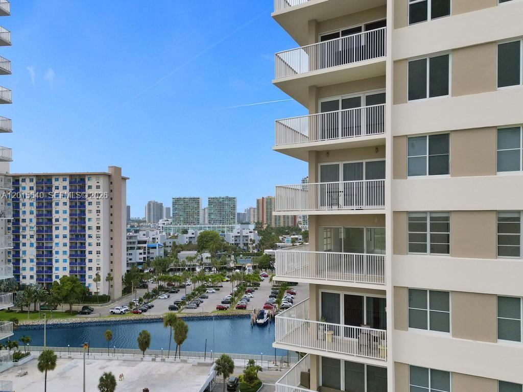 ARLEN HOUSE CONDO - Residential