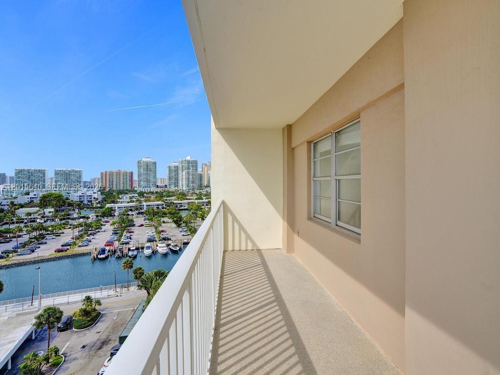 ARLEN HOUSE CONDO - Residential