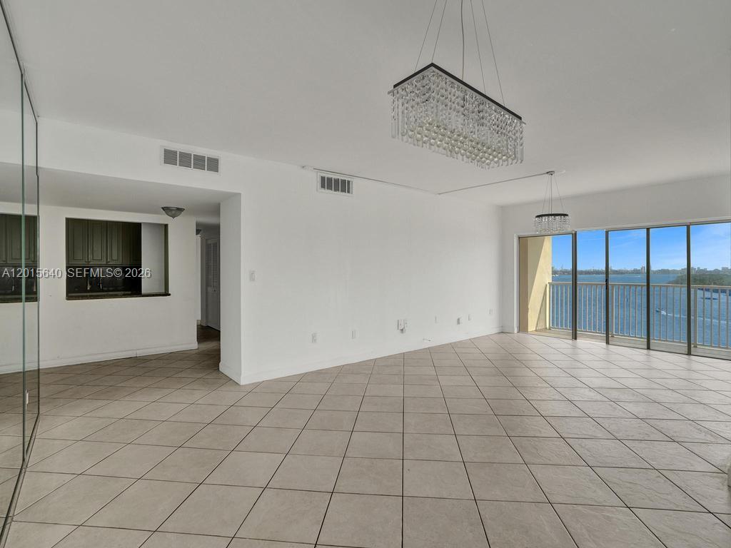 ARLEN HOUSE CONDO - Residential