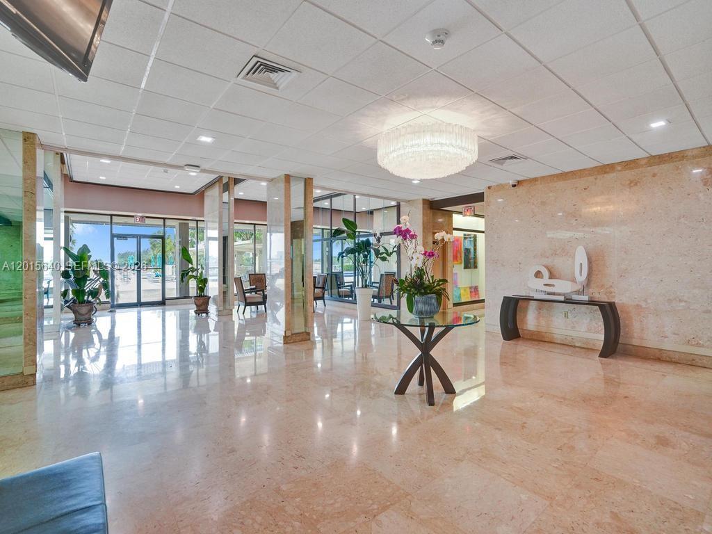 ARLEN HOUSE CONDO - Residential