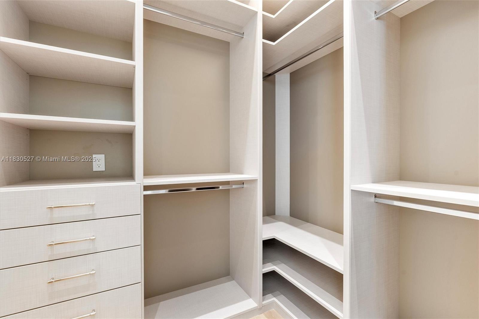 MIAMI SHORES SEC 1 AMD - Residential