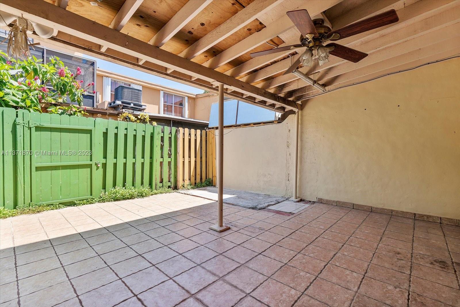 MANGO HILL CONDO - Residential