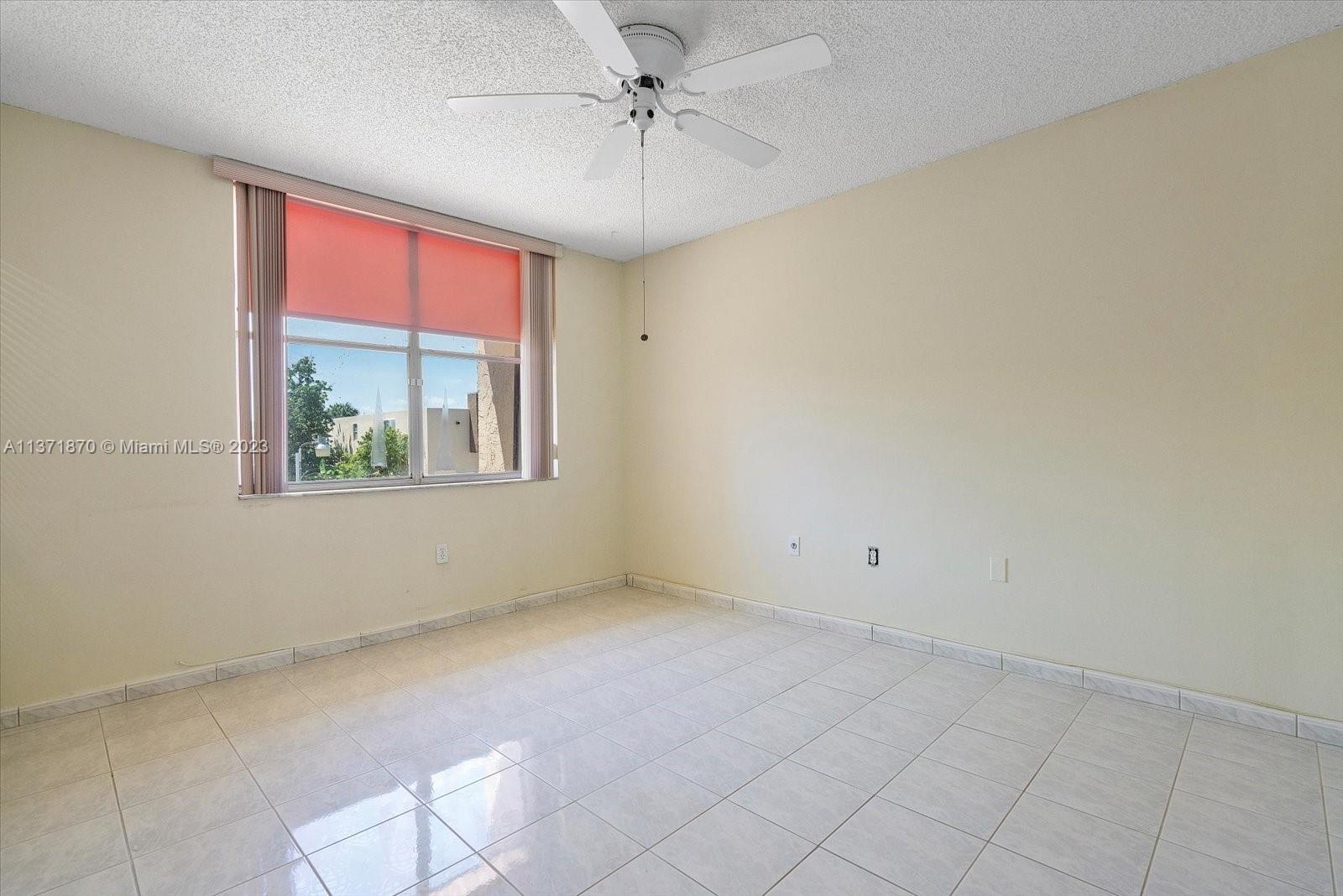 MANGO HILL CONDO - Residential