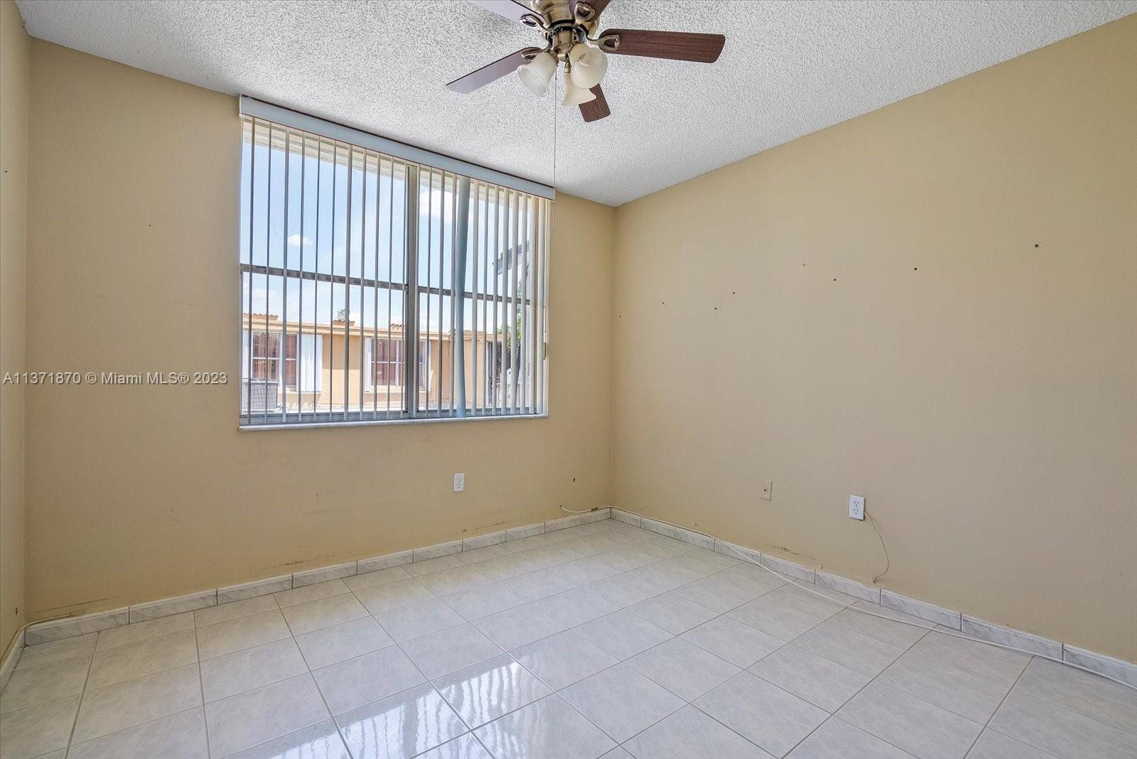 MANGO HILL CONDO - Residential