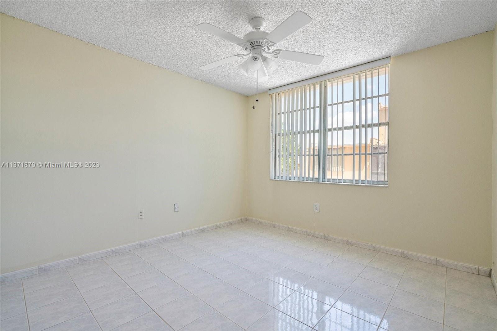 MANGO HILL CONDO - Residential