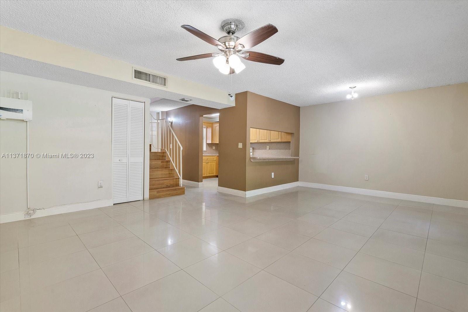 MANGO HILL CONDO - Residential