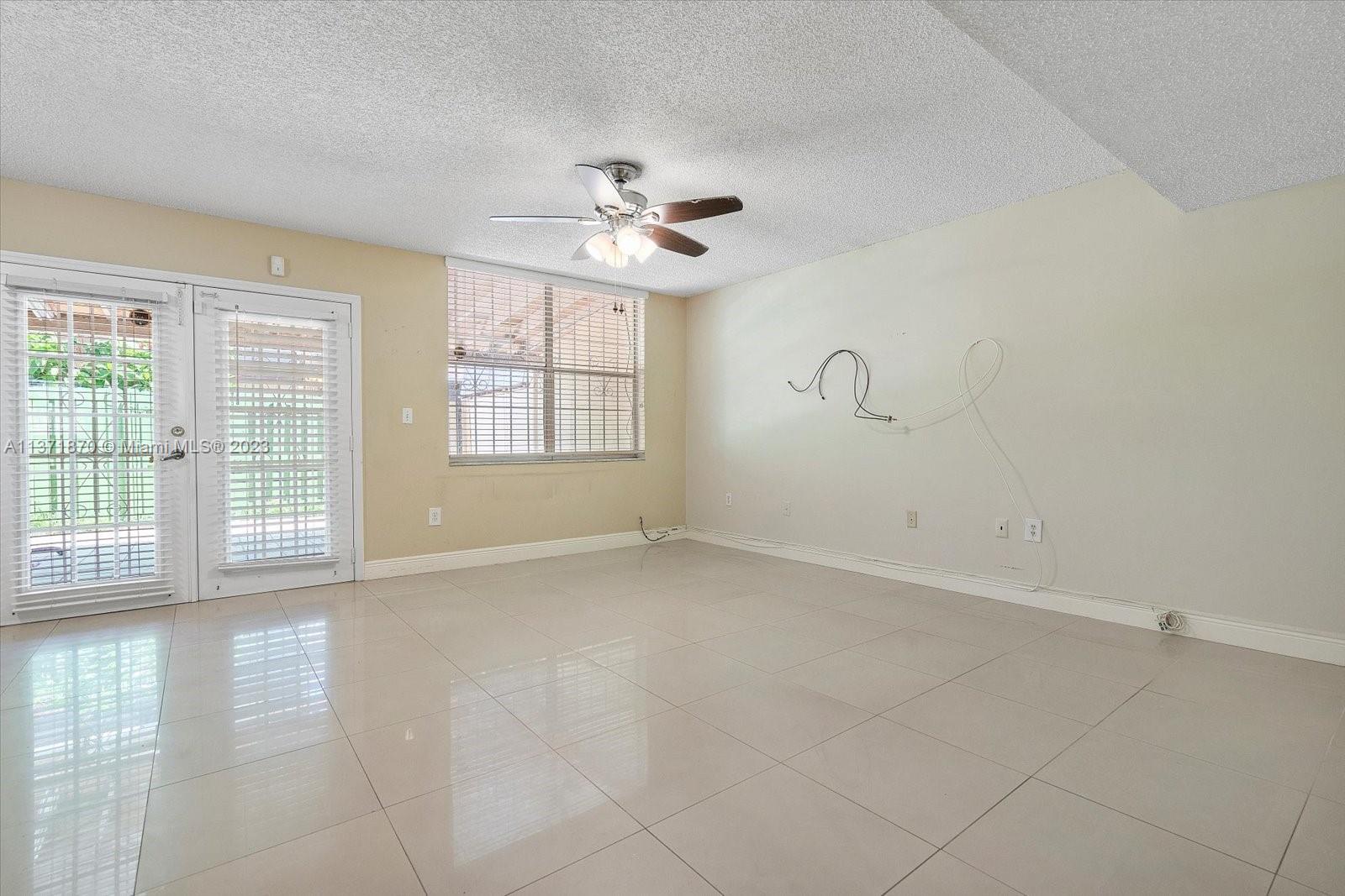 MANGO HILL CONDO - Residential