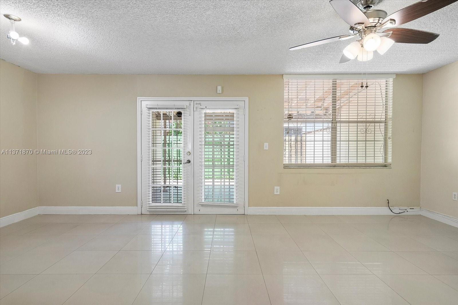 MANGO HILL CONDO - Residential