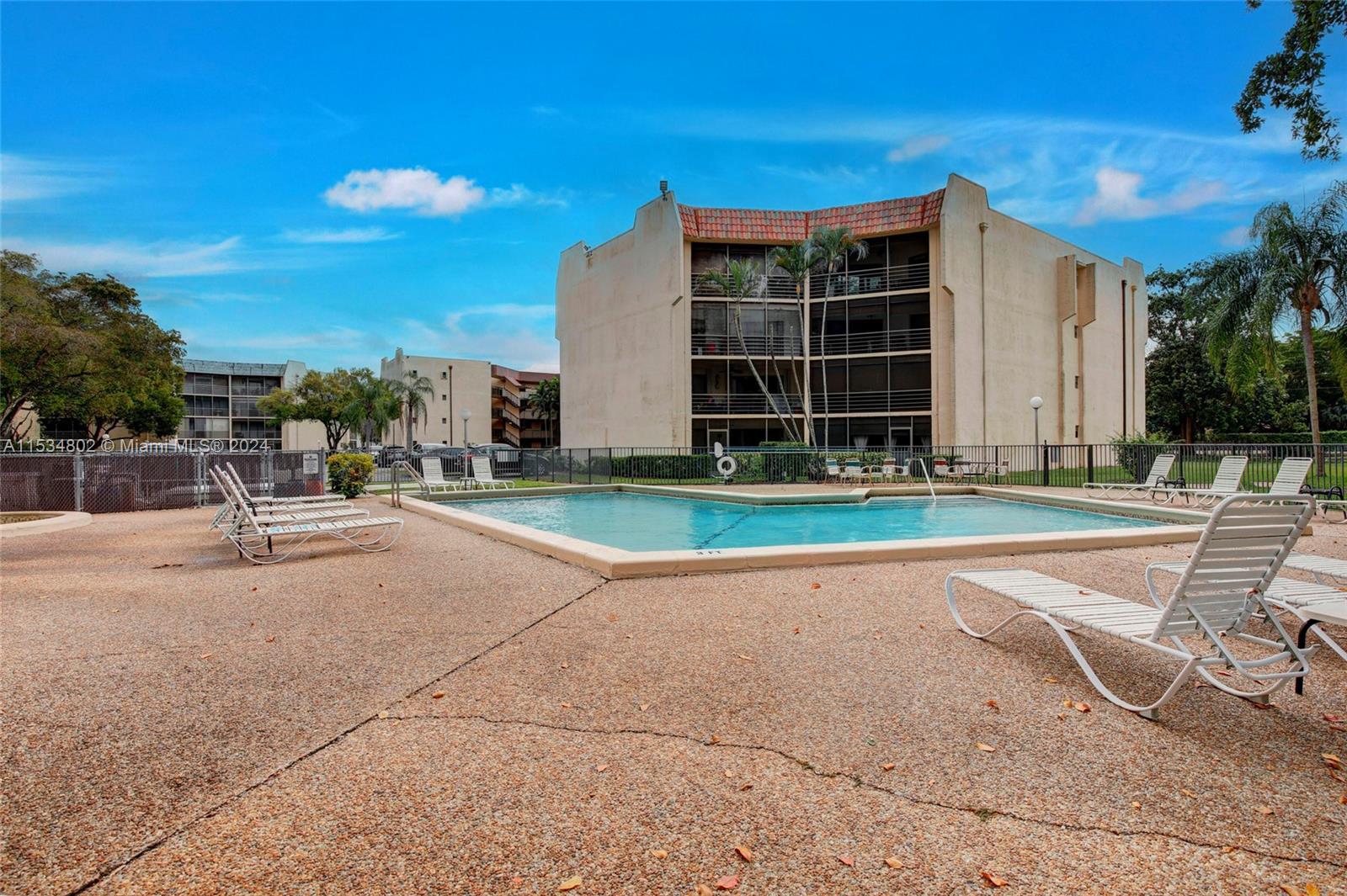 PLANTATION CLUB B CONDO - Residential