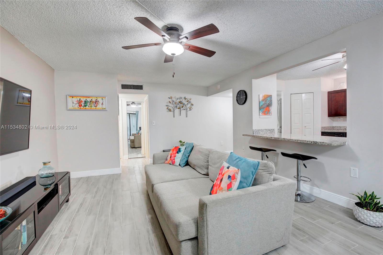 PLANTATION CLUB B CONDO - Residential