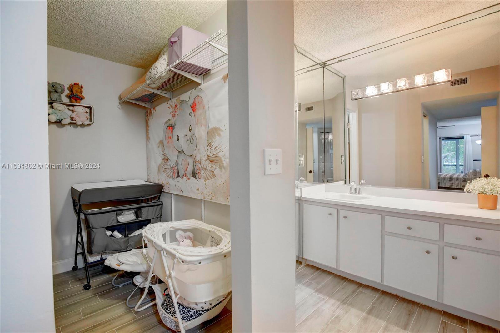 PLANTATION CLUB B CONDO - Residential