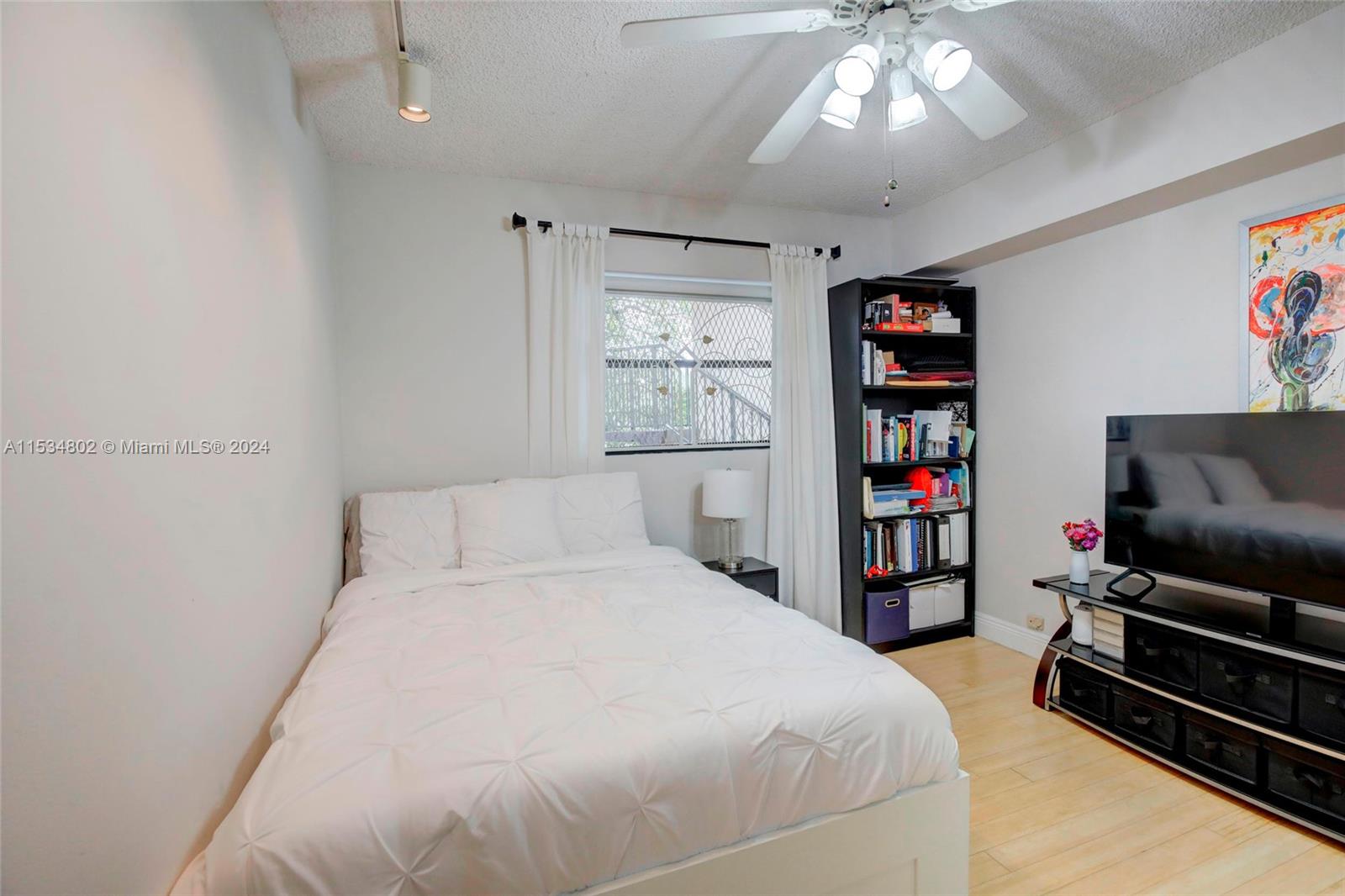PLANTATION CLUB B CONDO - Residential
