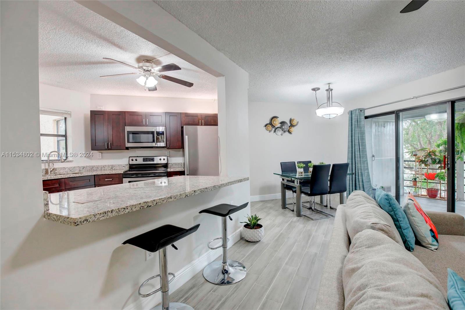 PLANTATION CLUB B CONDO - Residential