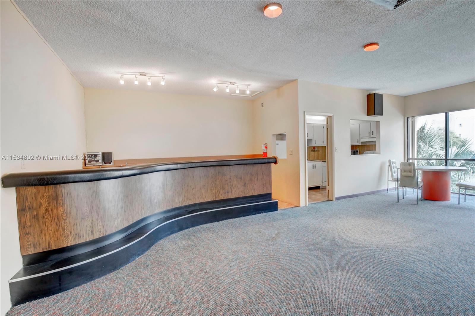 PLANTATION CLUB B CONDO - Residential