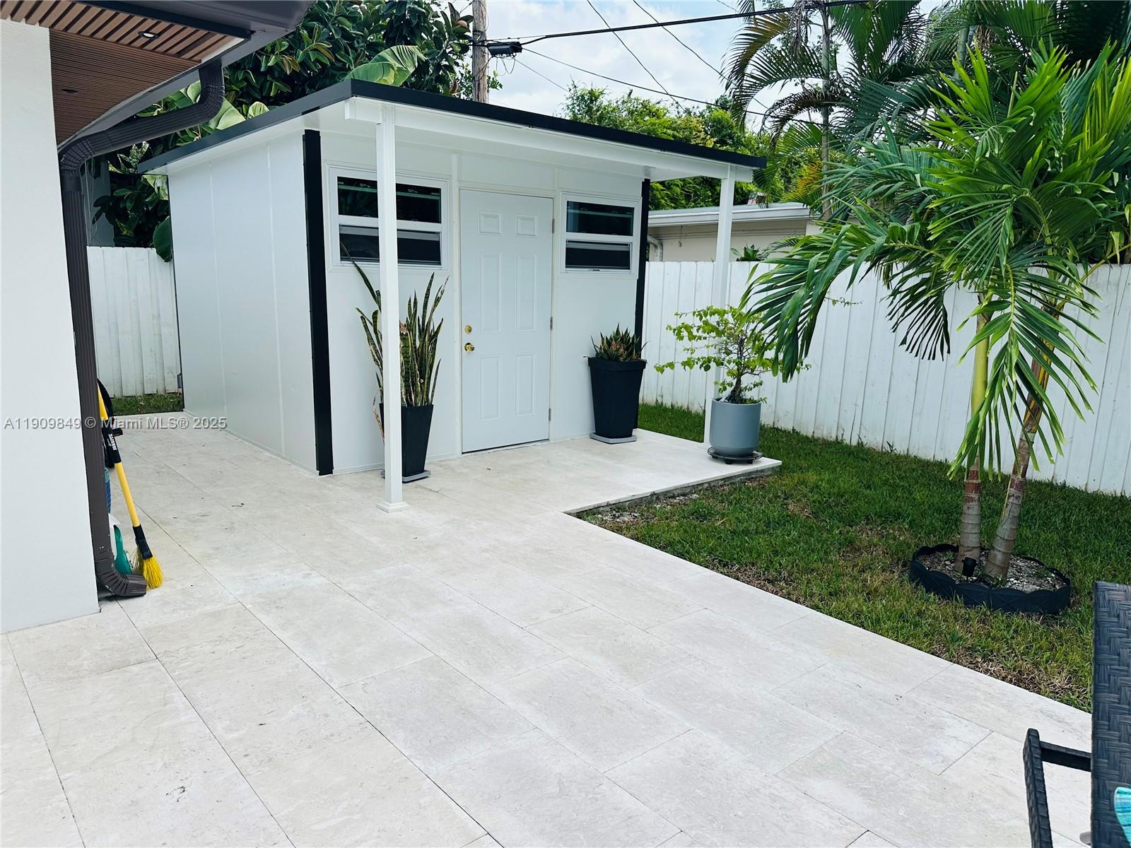 SKY LAKE - Residential