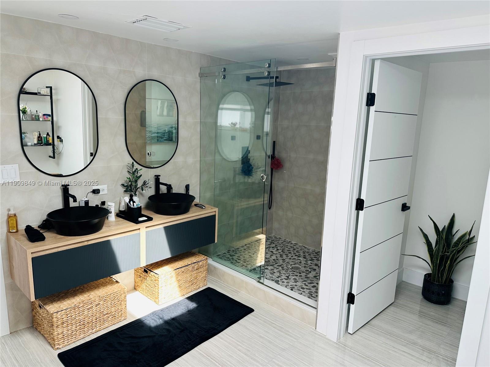 SKY LAKE - Residential